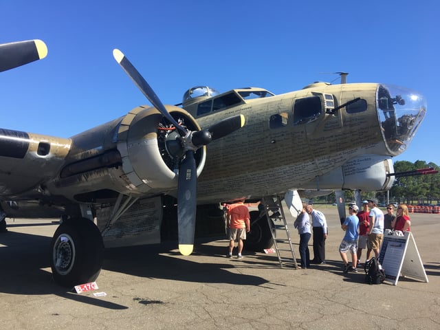 B-17 "Nine O Nine"